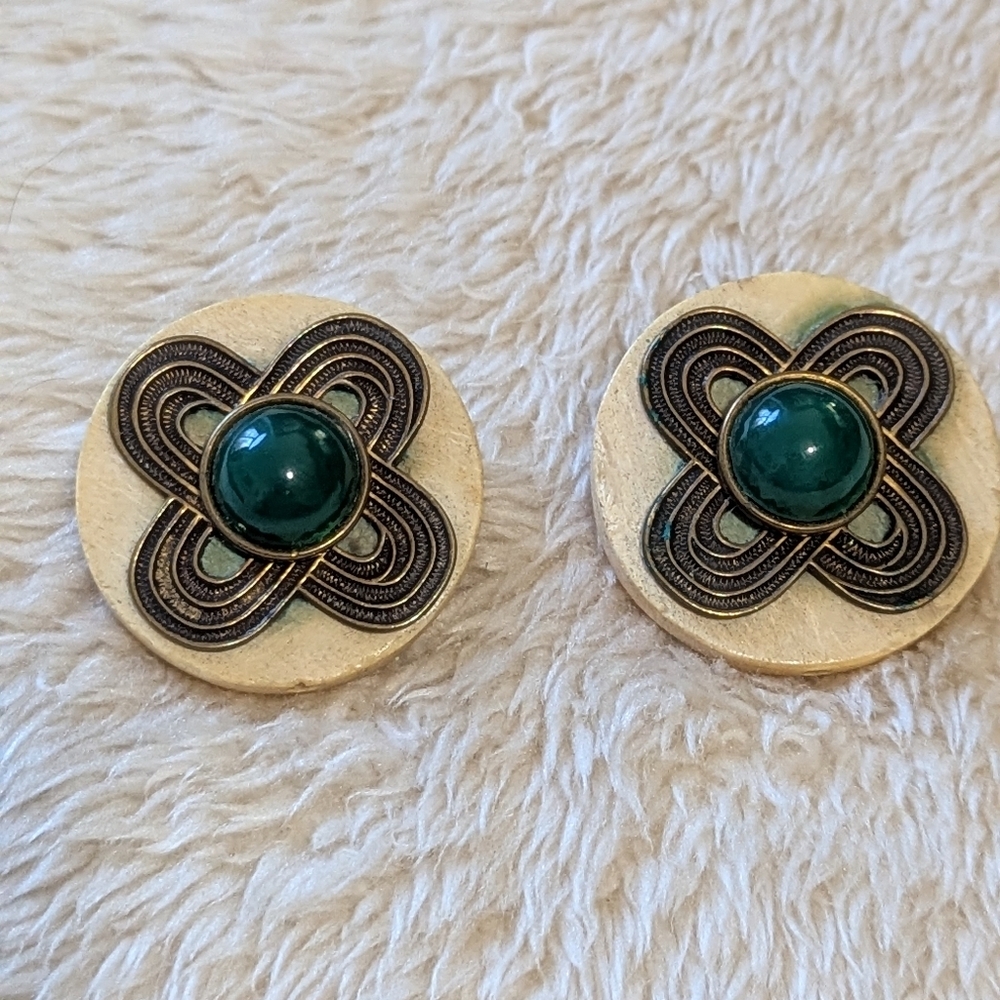 Vintage Bone, Metal And Green Cabachon Stone Button Style Clip Earrings - Picture 3 of 6